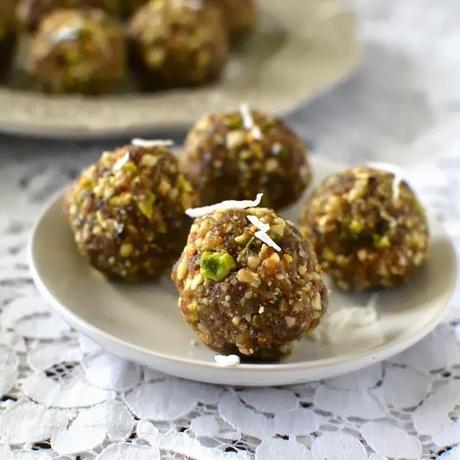 Dates & Nuts Laddoo