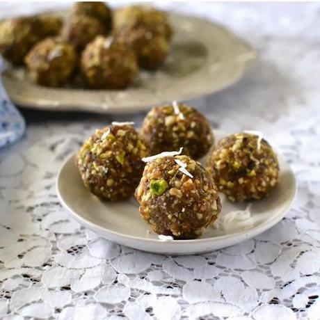 Dates & Nuts Laddoo