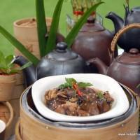 Cantonese style steamed chicken with black mushroom