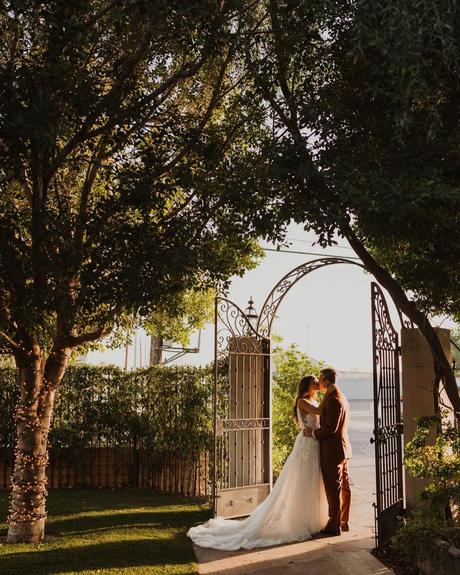 arizona wedding venues bride and groom beautiful garden