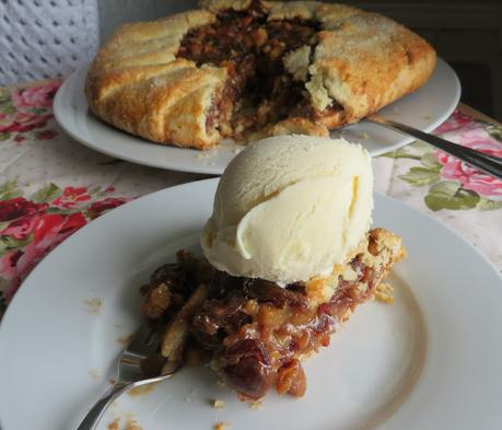 Date & Walnut Pie