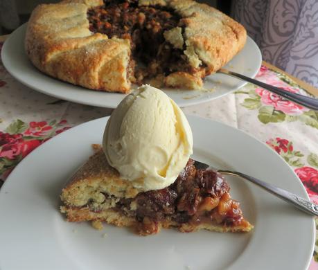 Date-Walnut Pie