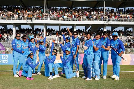 Indian women thrash Sri Lanka, lift Asia Cup 2022