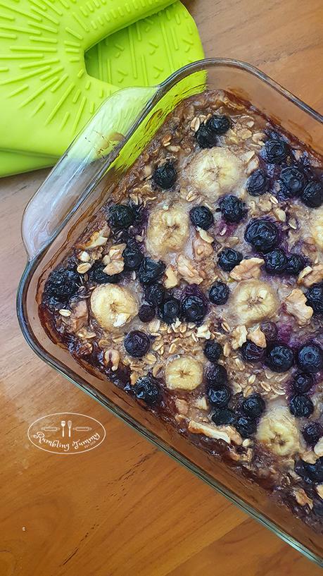 Baked banana oatmeal