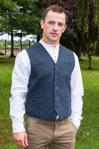 How and When to Wear a Tweed Waistcoat?