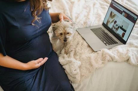 Getting ready to meet your little one? Make sure you don't forget these 20 Important Things to do before Baby Arrives, so you can sit back & relax!