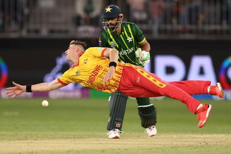 Paki Sikandar Raza helps Zimbabwe beat Pakistan