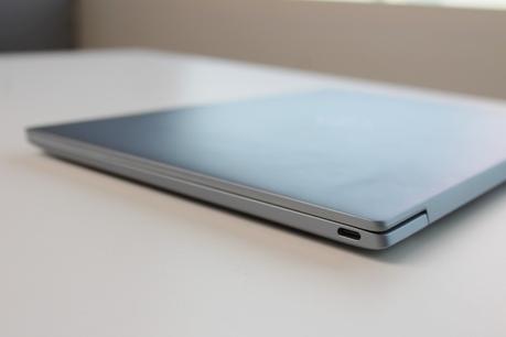 Dell XPS 13 vs. MacBook Air M2 Dell XPS 13 vs. MacBook Air M2