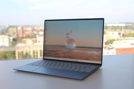 Dell XPS 13 vs. MacBook Air M2 Dell XPS 13 vs. MacBook Air M2