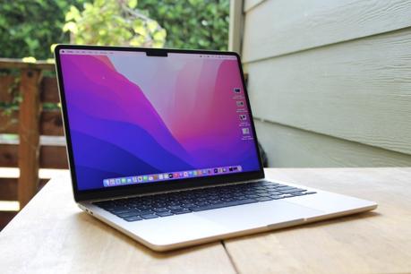 Dell XPS 13 vs. MacBook Air M2 Dell XPS 13 vs. MacBook Air M2