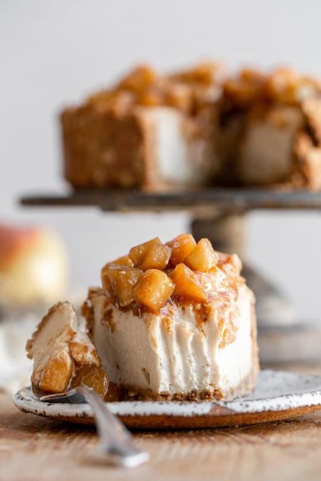 Vegan Apple Cheesecake with Gluten-Free Oatmeal Crust