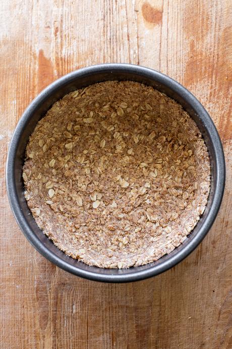 Vegan Apple Cheesecake with Gluten-Free Oatmeal Crust