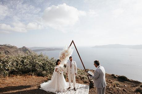 intimate-spring-wedding-santorini-spectacular-views_31