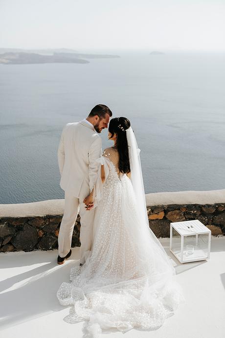 intimate-spring-wedding-santorini-spectacular-views_28