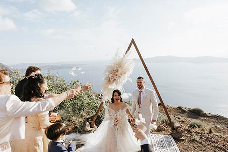 intimate-spring-wedding-santorini-spectacular-views_42