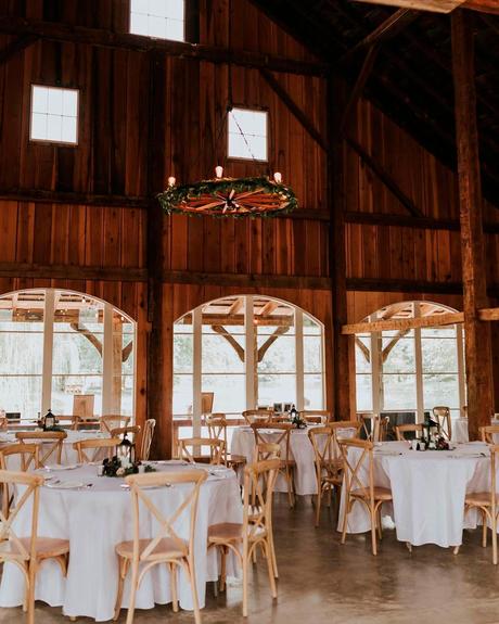 wedding-venues-in-virginia-indoor-barn-decor-bigspringva