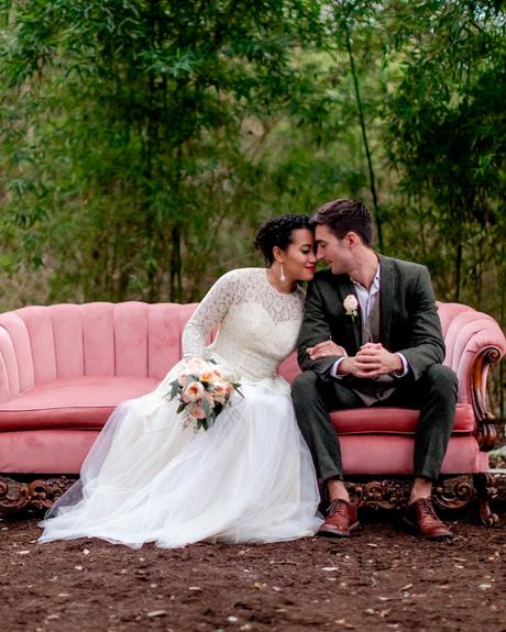 wedding-venues-in-austin-aisle-bride-groom-sofa