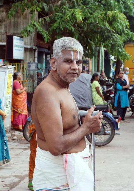 Thiruvallikkeni kainkaryam - O.M. Soundararajan Thiruvallikkeni kainkaryam - O.M. Soundararajan