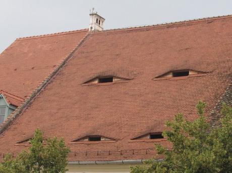 sibiu-rooftops-with-eyes