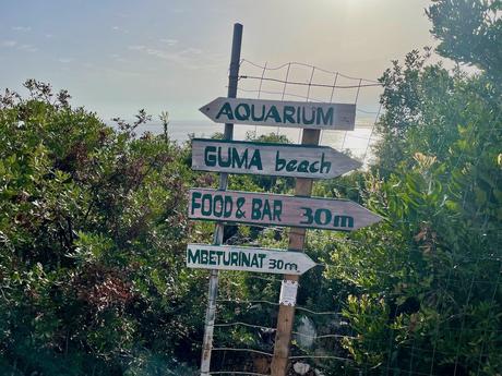 sign-to-aquarium-beach-and-guma-beach-albania