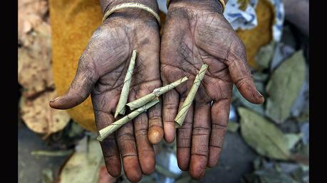 Discussion with  Beedi sellers  on  implementing the Budget 2023 plan