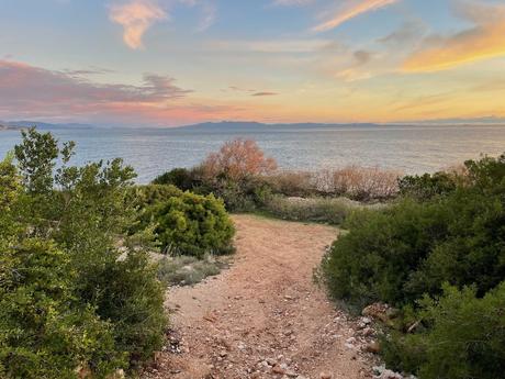 amazing-wild-camping-spot-in-albania-near-aquarium-beach