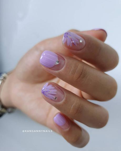 purple wedding nails light with flowers and rhinestone kangannynails