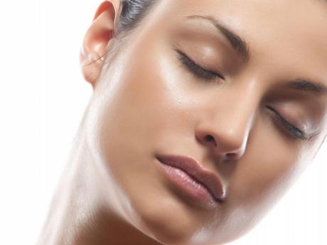 Tips on How to Overcome Oily Face