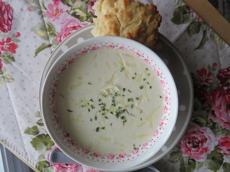 Cauliflower & Cheese Soup