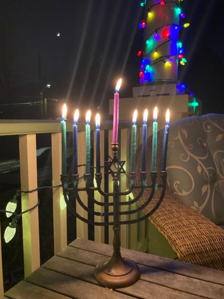 Dance of Hanukkah and Christmas: 8 Tips for 2022