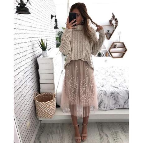 10 outfits with a skirt and a sweater to stay warm in the inns