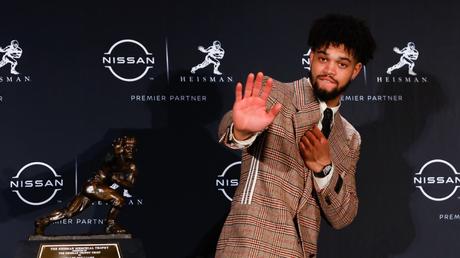 Caleb Williams launches the NFT to celebrate winning the Heisman Trophy in 2022