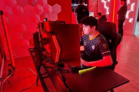 I saw LG’s 27-inch OLED, the future of gaming monitors