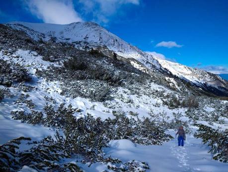 Winter Hiking: 21 Tips for Hiking in Snow and Cold Weather To Stay Safe