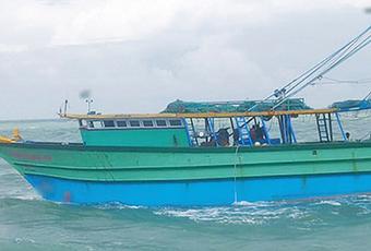 Navy Seizes Trawler Poaching In Sri Lankan Waters - Paperblog