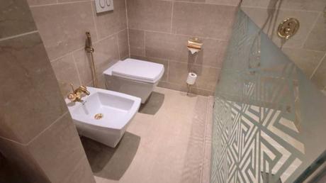 Doha Sheraton Grand Toilet & Shower