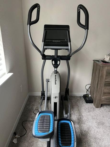 NordicTrack Commercial 14.9 Elliptical Machine - Stride