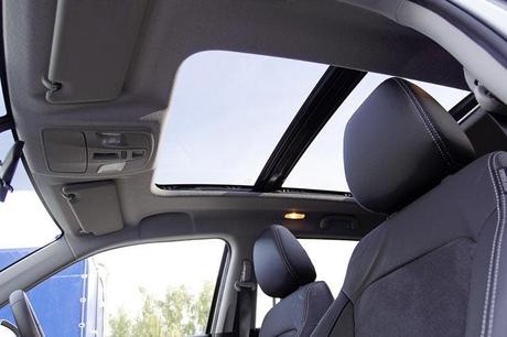 What is the grid in the ceiling of the car for? It has a very useful hidden function 3 car ceiling