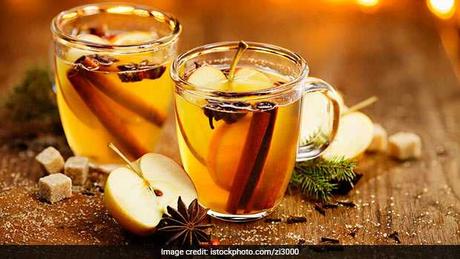 5 Hot Drinks That Will Keep You Warm This Winter Season hot apple punch