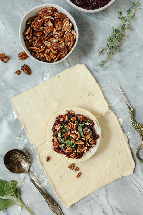 Baked Cranberry Brie: An Easy Holiday Appetizer