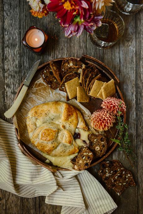 Baked Cranberry Brie: An Easy Holiday Appetizer