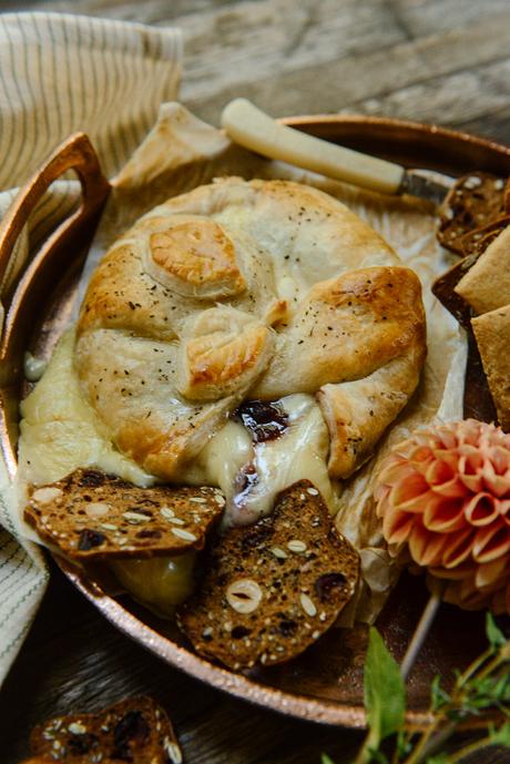 Baked Cranberry Brie: An Easy Holiday Appetizer