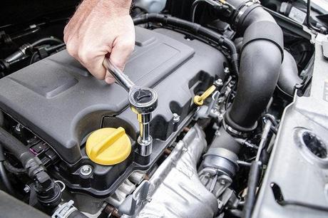 Why does the engine fan spin even when the engine is off? 3 car engine