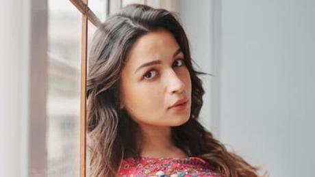 Alia Bhatt Drops 2022 Round Up Video. Can You Spot The Food Items? 12 Alia Bhatt Drops 2022 Round Up Video. Can You Spot The Food Items?
