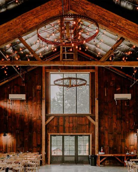 best wedding venues in ohia barn lights