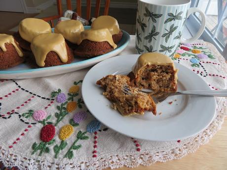 COFFEE, CARDAMON & WALNUT CAKELETTES