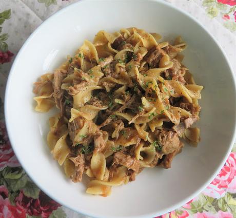 slow cooker pork and noodles