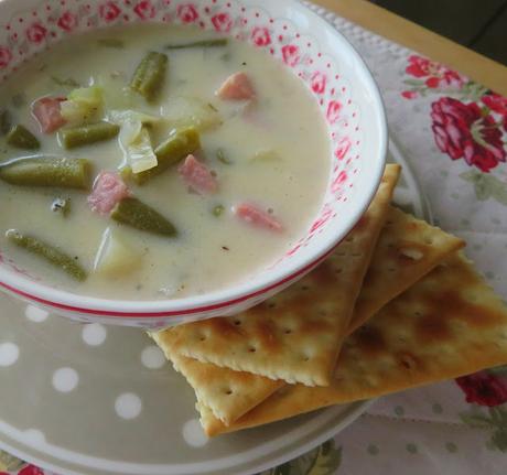 HAM, POTATO & GREEN BEAN SOUP