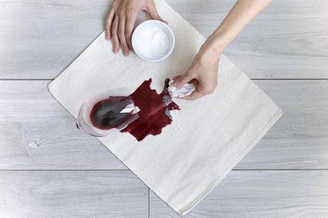 How to remove wine stains from fabrics? The trick you'll need after the holidays 4 Clean a wine stain