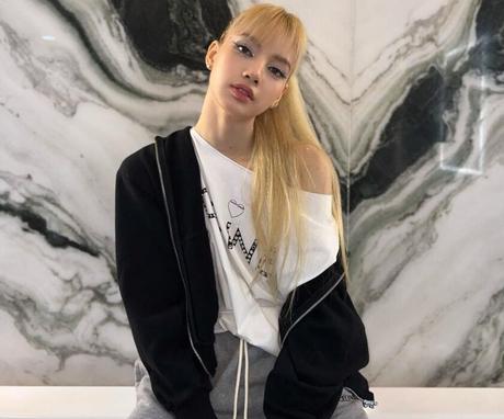 Lisa- Top 10 Richest K-pop Idols